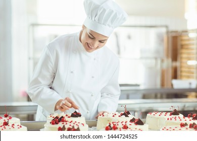 128,433 Cake chef Stock Photos, Images & Photography | Shutterstock