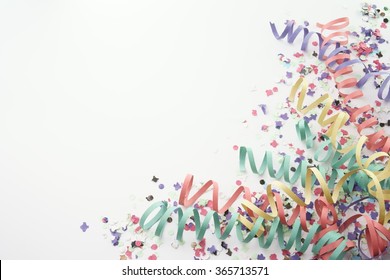 Confetti, Streamer Background