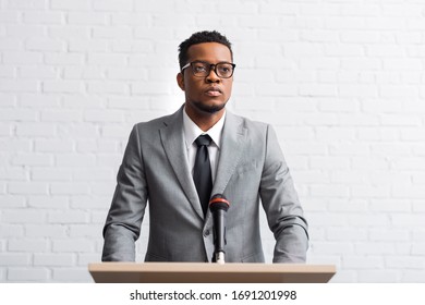 Salon De Coiffure Homme Africain Photos Et Images De Stock Shutterstock