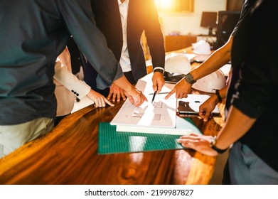 Construction Analysts Talk In A Conference Room, Analysts Work As A Team Meeting To Solve Problems And Discuss Construction Projects. Real Estate In The Near Term