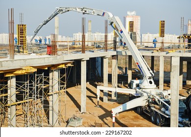 construction building works with automobile concrete pump 
