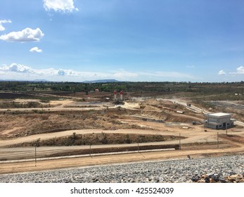 Construction dam
