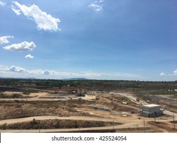 Construction dam