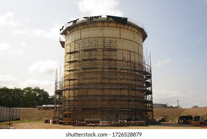 Construction New Storage Tank Refinery Plant Stock Photo 1726528879 ...