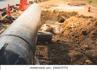 Construction Of Oil And Gas Pipeline,horizontal Directional Drilling (HDD Process).Installing Underground Pipes Or Conduits Along A Prescribed Bore Path From The Soil Surface.