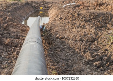 Construction Of Oil Pipeline,pipeline Transportation,horizontal Directional Drilling (HDD Process).Installing Underground Pipes And Conduits Along A Prescribed Bore Path From The Soil Surface.