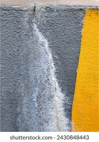 Construction Problem : efflorescence of concrete on platform.
