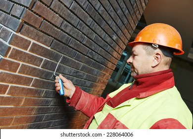 Construction Process Of Bricklaying Using The Brick Jointer Trowel