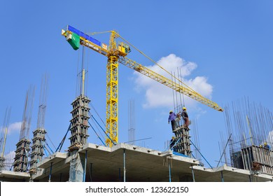 Construction Site Crane Workers Stock Photo 123622150 | Shutterstock