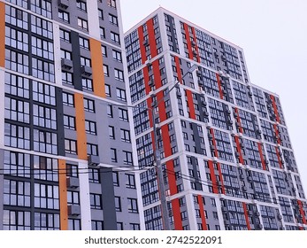 Construction of a skyscraper in a megalopolis using a tower crane