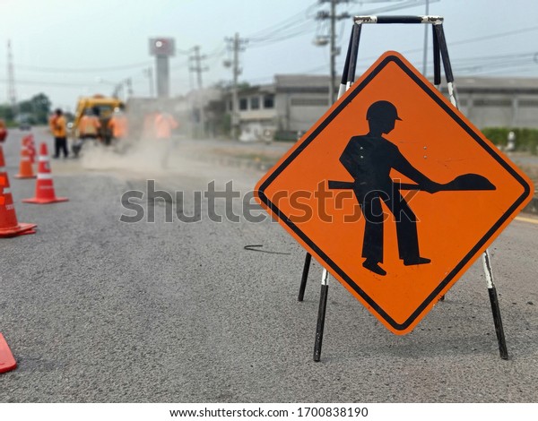 Construction\
warning signs ahead Please be\
careful