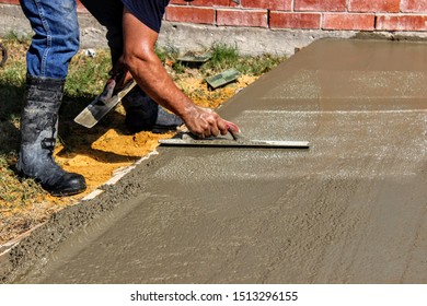 Construction Workers Leveling Concrete Slab Stock Photo 1513296155 ...