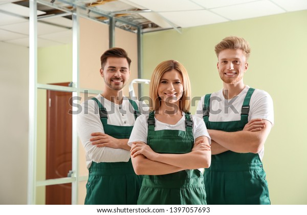 Construction Workers Uniforms Indoors Home Repair Foto Stock Shutterstock