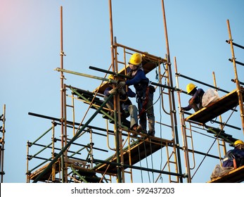 8,428 Working at heights scaffolding Images, Stock Photos & Vectors ...