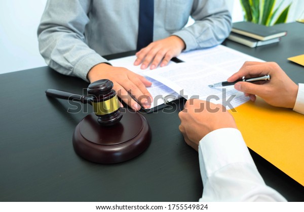 Consult with lawyers about company registration,\
trademark registration, criminal cases, land lawsuits, inheritance\
lawsuits, wills, labor.