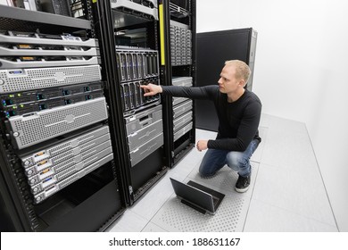 It Consultant Work In Datacenter