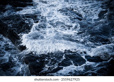 Contact between rough waves and rocks