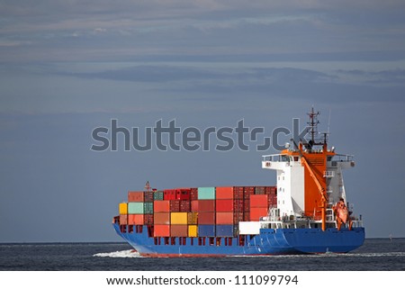 Container vessl, container ship