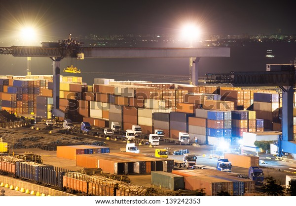 Containers in port at\
night