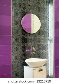 Contemporary Bathroom Design With Broken Mirror Wall