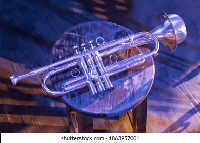 Contemporary Jazz. Wind Instrument. Brass Band. Relaxing Music. Live Music Online. Retro Music. Concert Solo Trumpet. Trumpet. Jazz Club. Trumpet With Cup Mutes On Stage. Jazz. Trumpet In Vintage Club