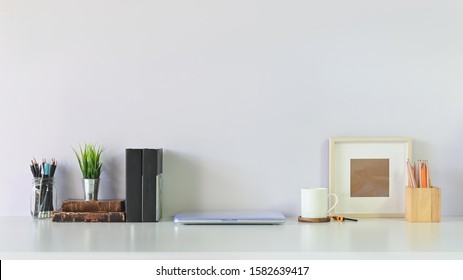 Office Wall Background Images, Stock Photos & Vectors | Shutterstock