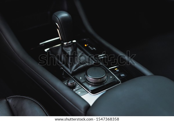 Controlling and Gear of\
all new Mazda 3\
2019