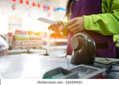  Convenience store checkout - Shutterstock ID 626339615