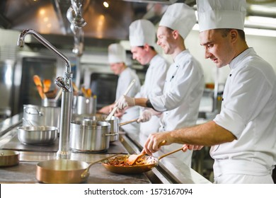 399,520 Restaurant professional Images, Stock Photos & Vectors ...