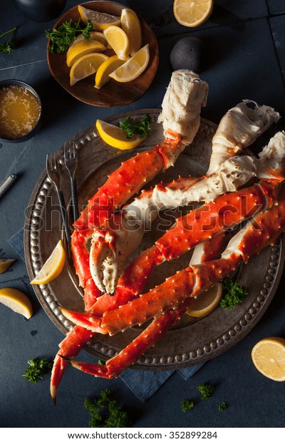 Cooked Organic
Alaskan King Crab Legs with
Butter