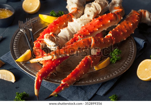 Cooked Organic\
Alaskan King Crab Legs with\
Butter