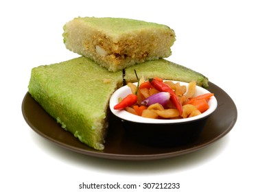 Cooked square glutinous rice cake, Vietnamese new year food