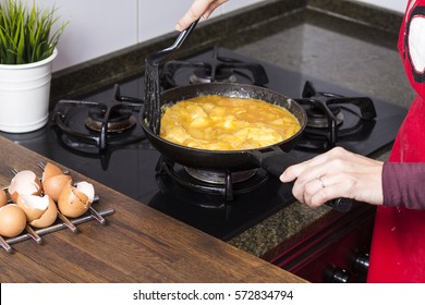 Cooker Cooking A Spanish Omelette