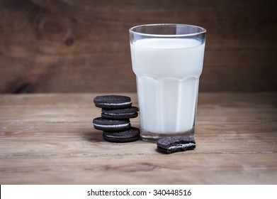 cookies and milk - a sweet dessert