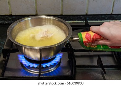 Cooking Chicken Broth On Gas Stove