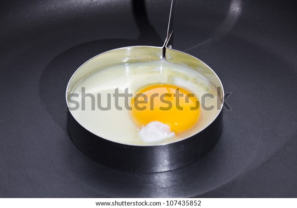 circle egg cooker
