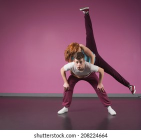 Cool Break Dancing Couple Dancing Together In The Dance Studio