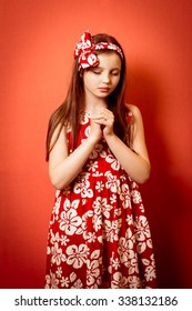 Cool Cute Little Girl Praying