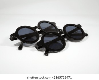 Cool Kids Sunglasses In Black Frame