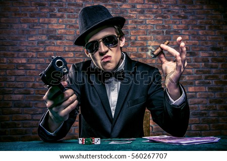 musta gangsteri suku puoli