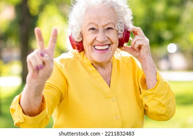 Cool, Modern And Happy Old Senior Woman Portrait - Elderly People In The Age Of 60, 70, 80 Having Fun And Spending Time Together, Concepts About Elderly, Seniority And Wellness Aging