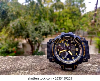Cool view of watch is amazing.In the photo G shock is looking attractive and classy.The green background is delightful to watch . 