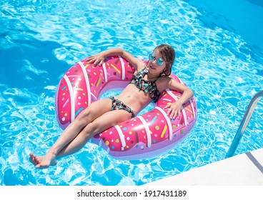 Cooling Off In The Pool.Summer Floats