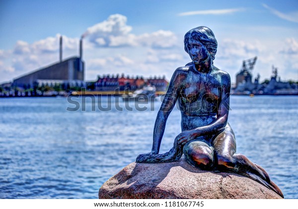 Copenhagen, Denmark - July 10, 2018: The Little\
Mermaid sculpture in Copenhagen\
harbour