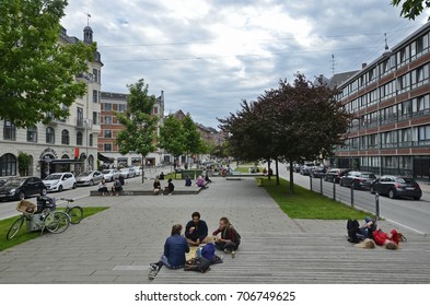 4 Sonder boulevard Images, Stock Photos & Vectors | Shutterstock