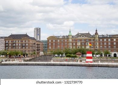 Copenhagen, Denmark - June 20, 2017: The Harbour Bath At Islands Brygge. There Are Currently Four Harbour Baths In Copenhagen.