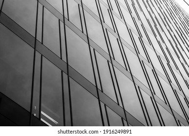 Coporative building windows black and white Insurgentes 