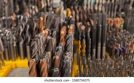 Copper Metal Drill Bit Small And Large In The Tool Market, There Are Many Drill Bits.