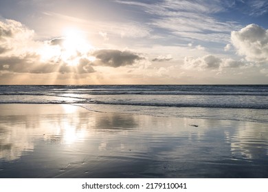 Copyspace At Sea With Cloudy Twilight Sky Background Above The Horizon At Sunset. Calm Ocean Waters At A Beach In Torrey Pines, San Diego, California. Majestic Scenic Landscape For Relaxing Getaways