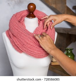 Coral Woolen Crochet Snood